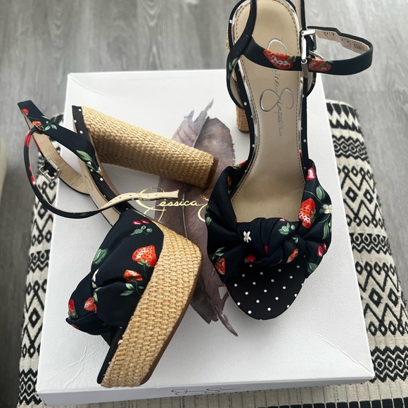 🔥Never worn‼️ - Picture 4 of 4